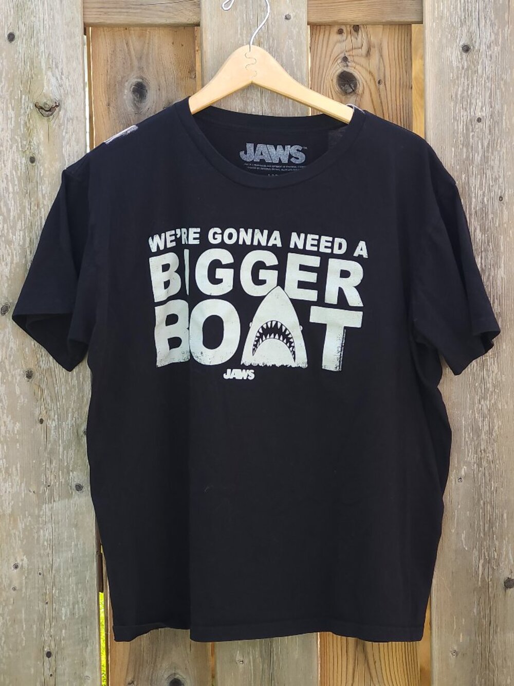 JAWS T-shirt Size Large Women's We're Gonna Need a Bigger Boat Steven Spielberg